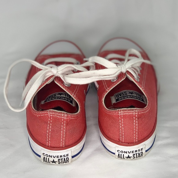 Chuck Taylor All-Star- "Love your feet" - Youth Size 1 - Picture 2 of 8